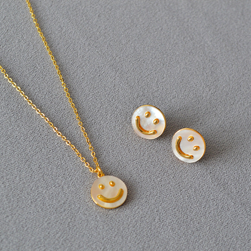 Romantic Gold Necklace for Special Moments