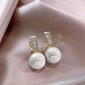 Romantic Pearl Earring for Special Moments