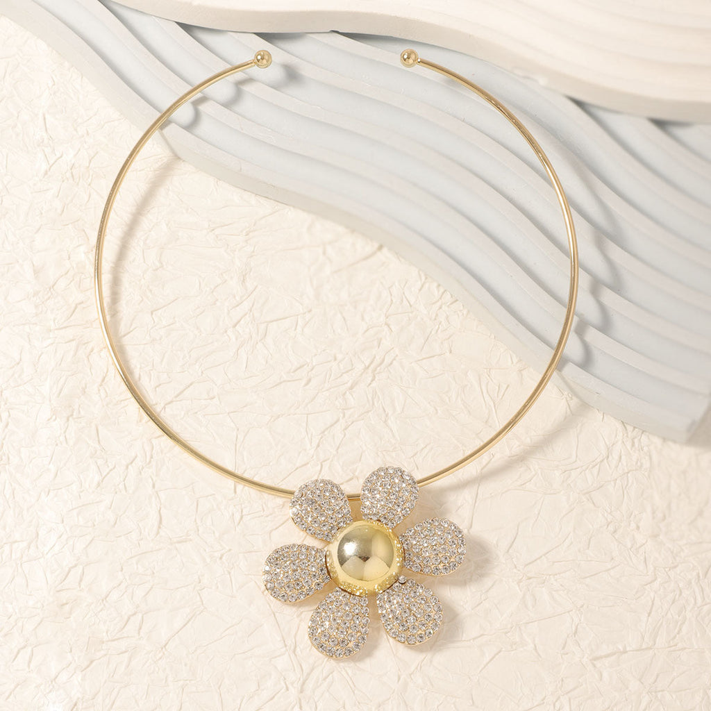 Classic Pendant with Timeless Appeal