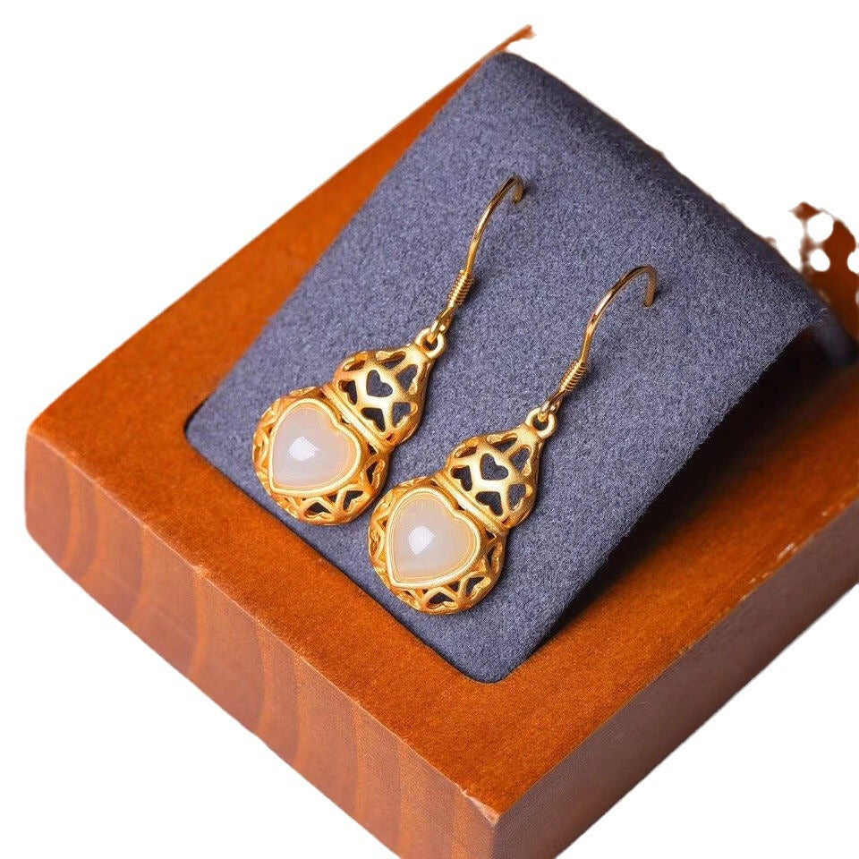 Classic Gold Earring with Timeless Appeal