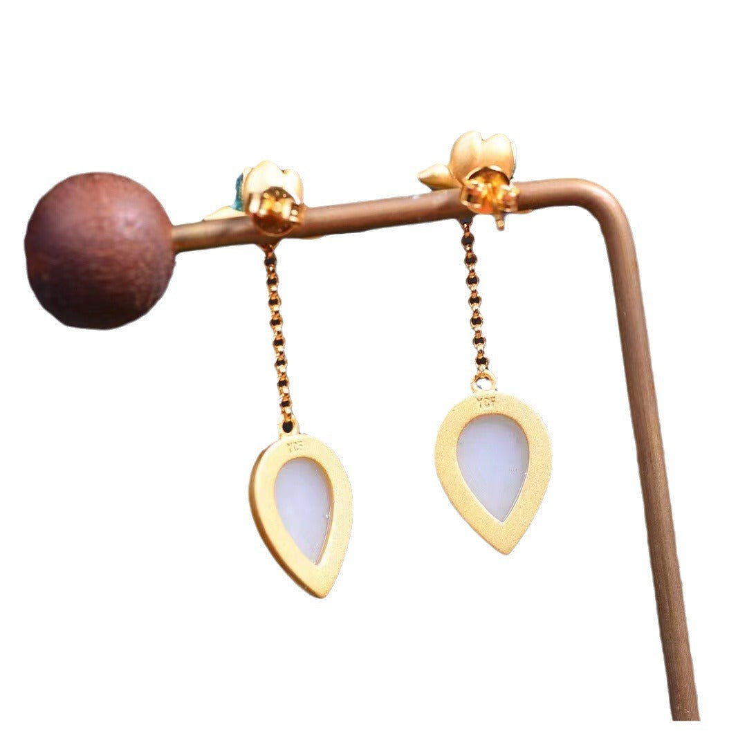 Charming Silver Earring for Any Occasion