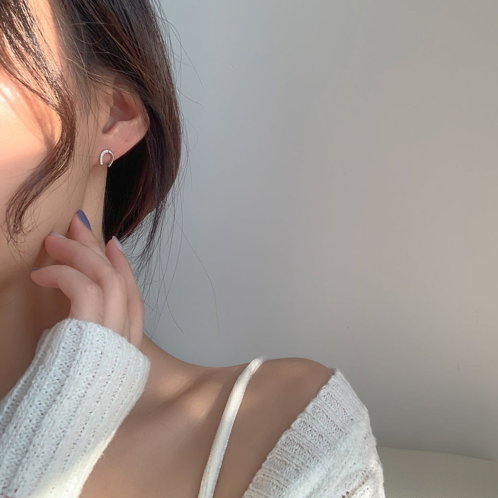 Charming Earring for Any Occasion
