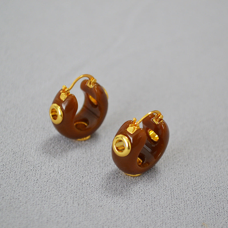 Classic Gold Earring with Timeless Appeal