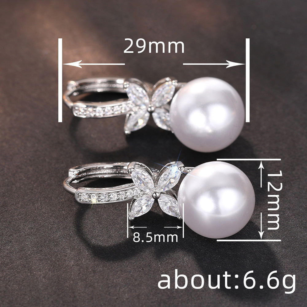 Classic Pearl Earring with Timeless Appeal
