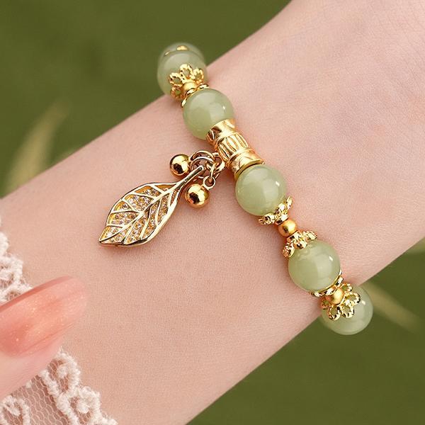 Charming Gold Bracelet for Any Occasion