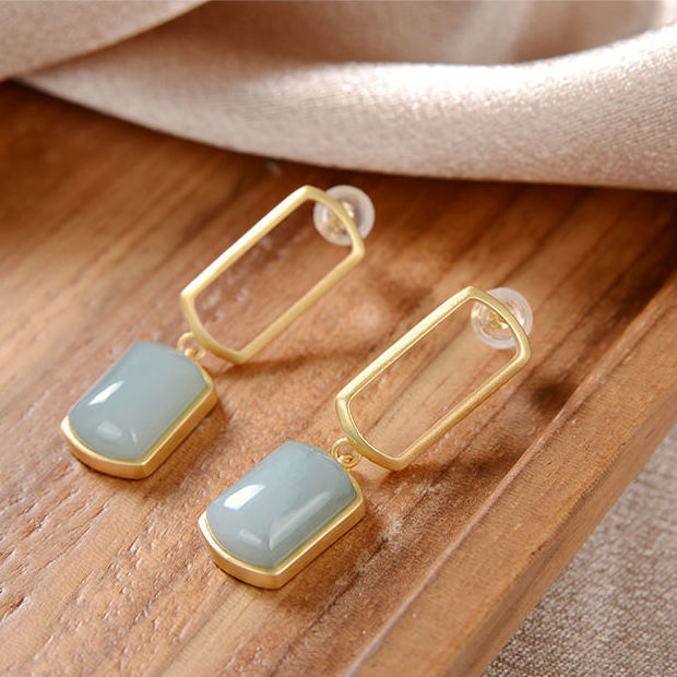 Elegant Gold Earring for Every Occasion