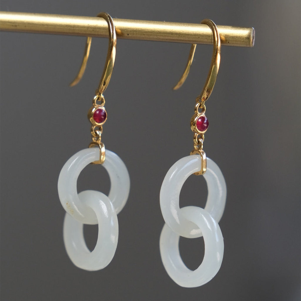 Charming Earring for Any Occasion