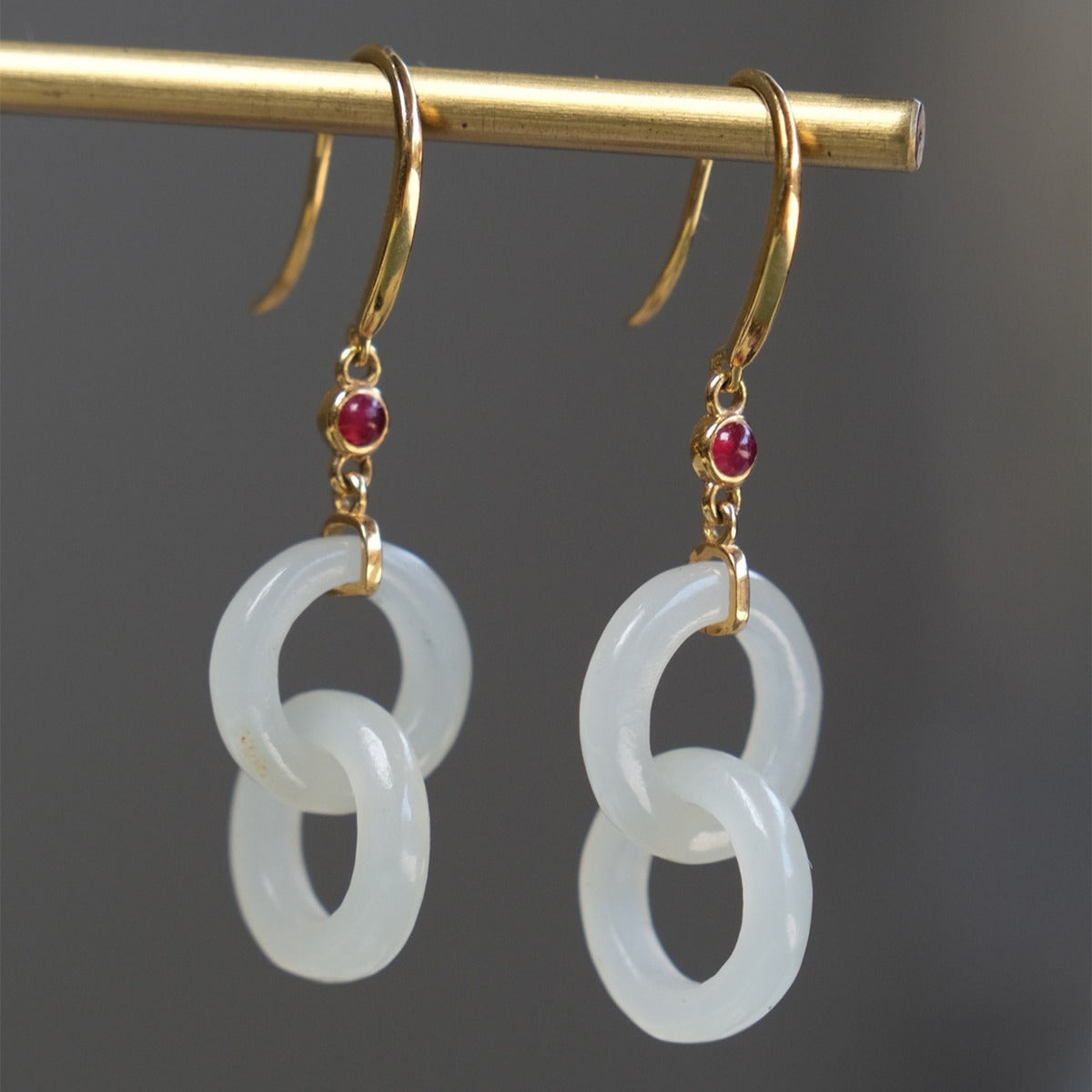 Charming Earring for Any Occasion