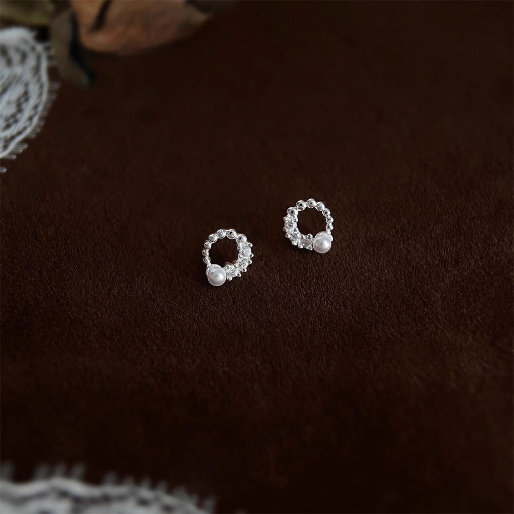 Romantic Pearl Earring for Special Moments