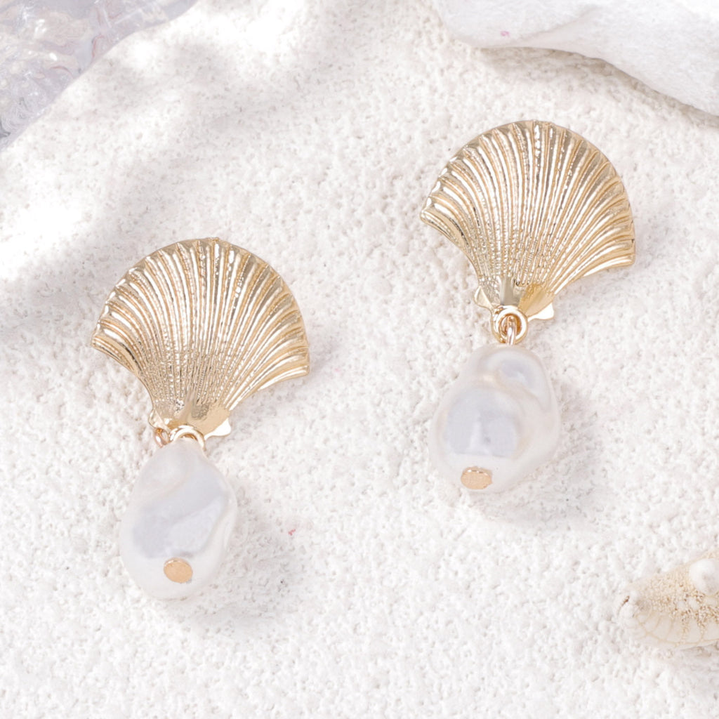 Stunning Pearl Earring for Daily Wear