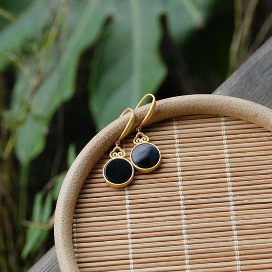 Charming Silver Earring for Any Occasion