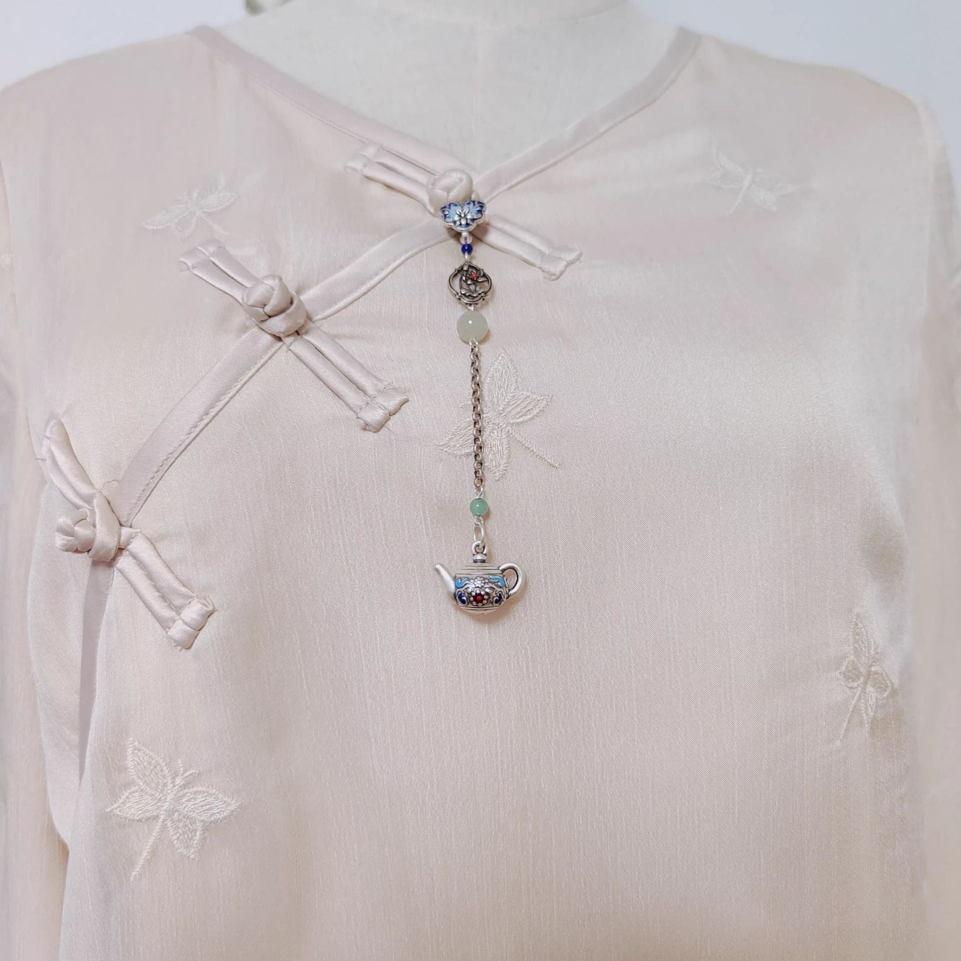 Beautiful Silver Pendant with Unique Style
