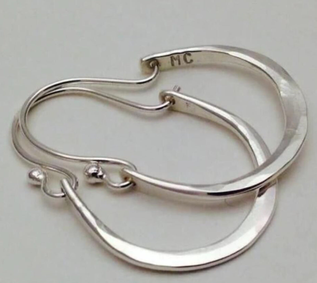 Charming Silver Earring for Any Occasion