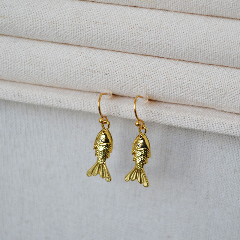 Beautiful Gold Earring with Unique Style