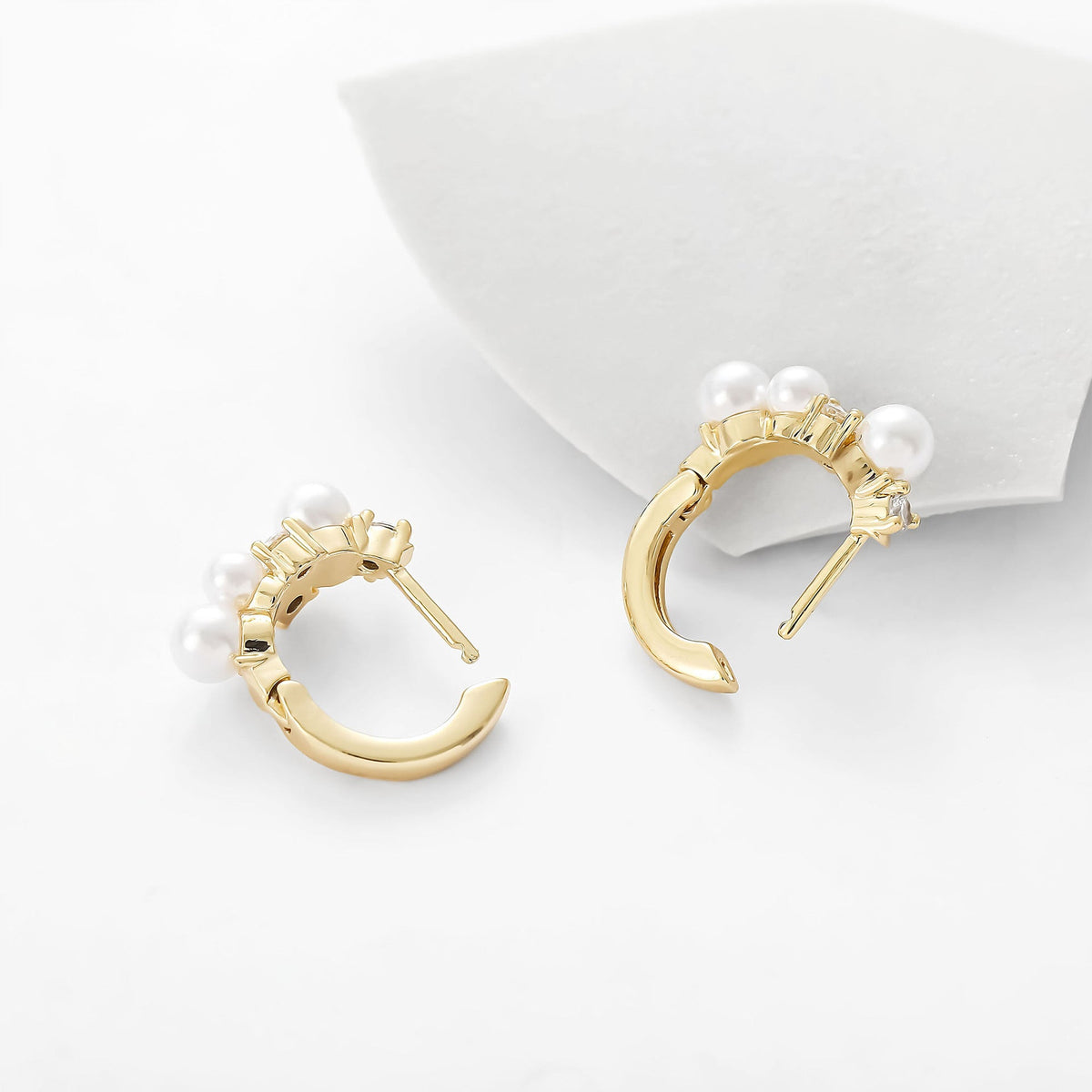 Stunning Pearl Earring for Daily Wear