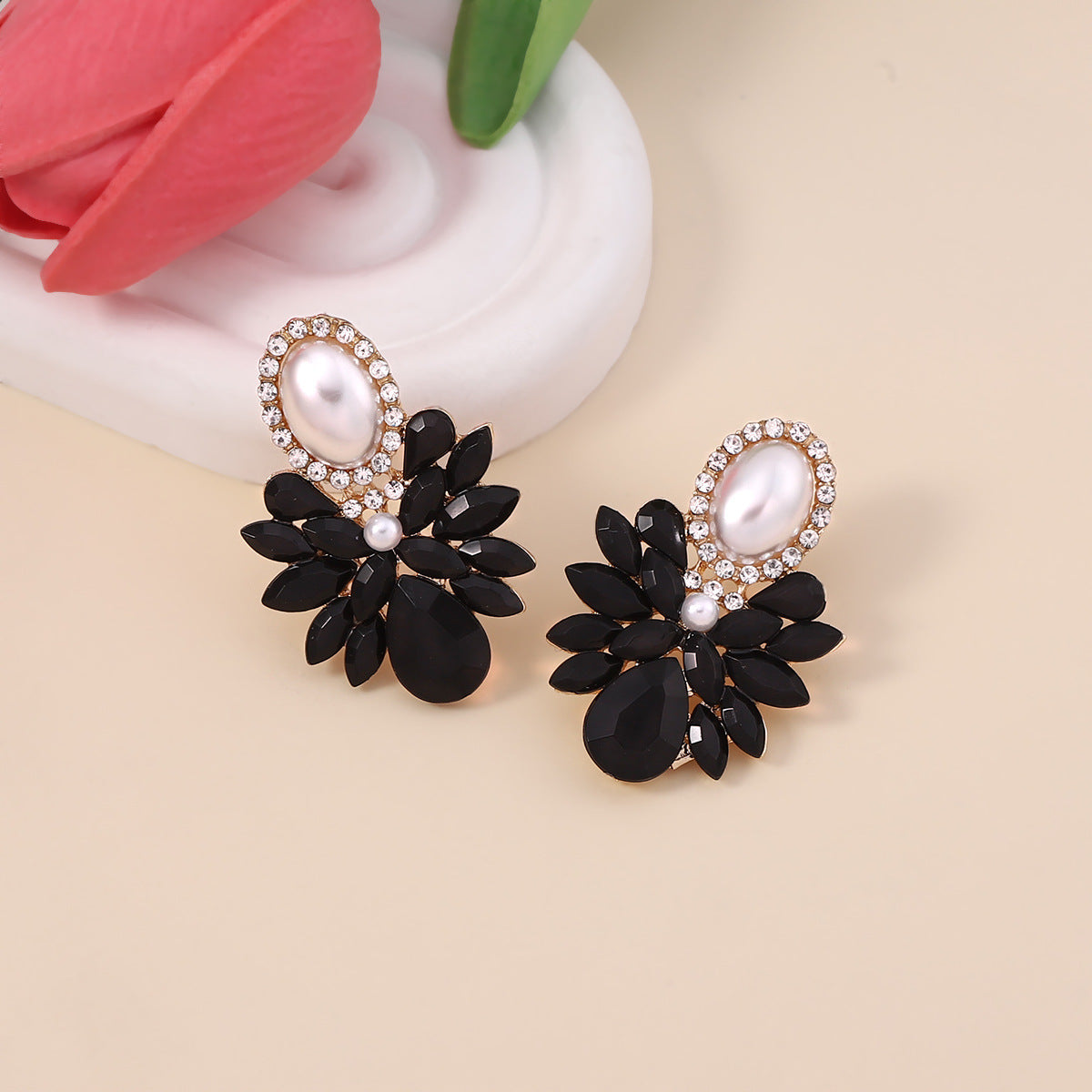 Charming Pearl Earring for Any Occasion