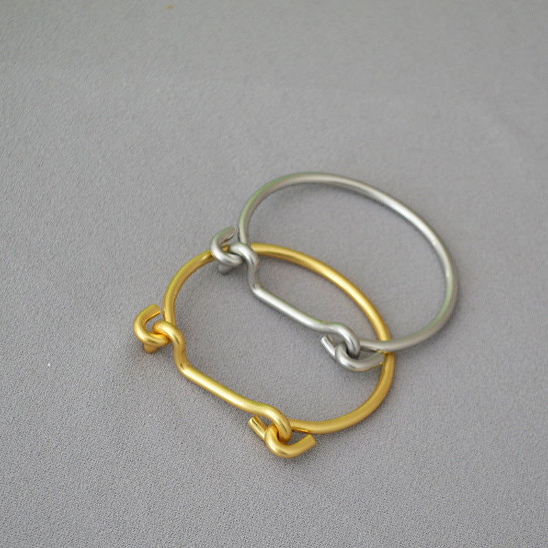 Classic Gold Bracelet with Timeless Appeal