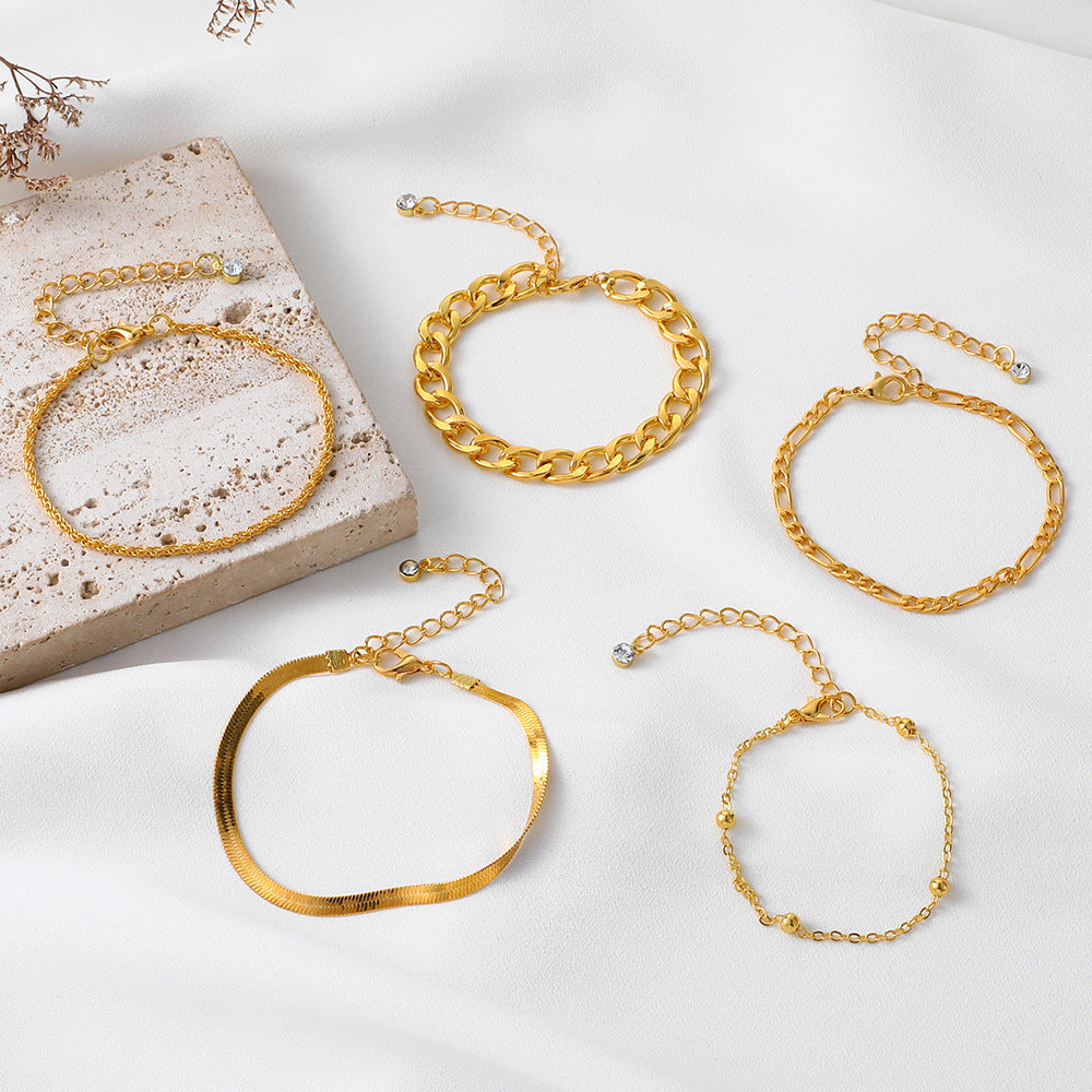 Romantic Gold Bracelet for Special Moments
