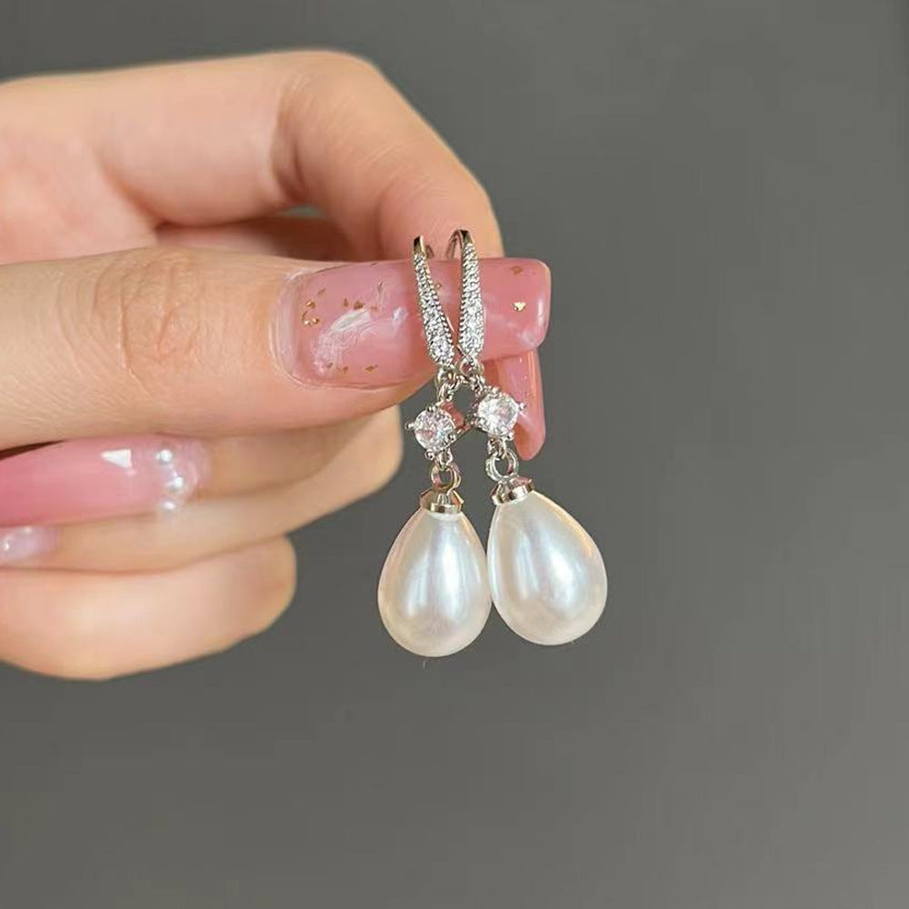 Charming Pearl Earring for Any Occasion