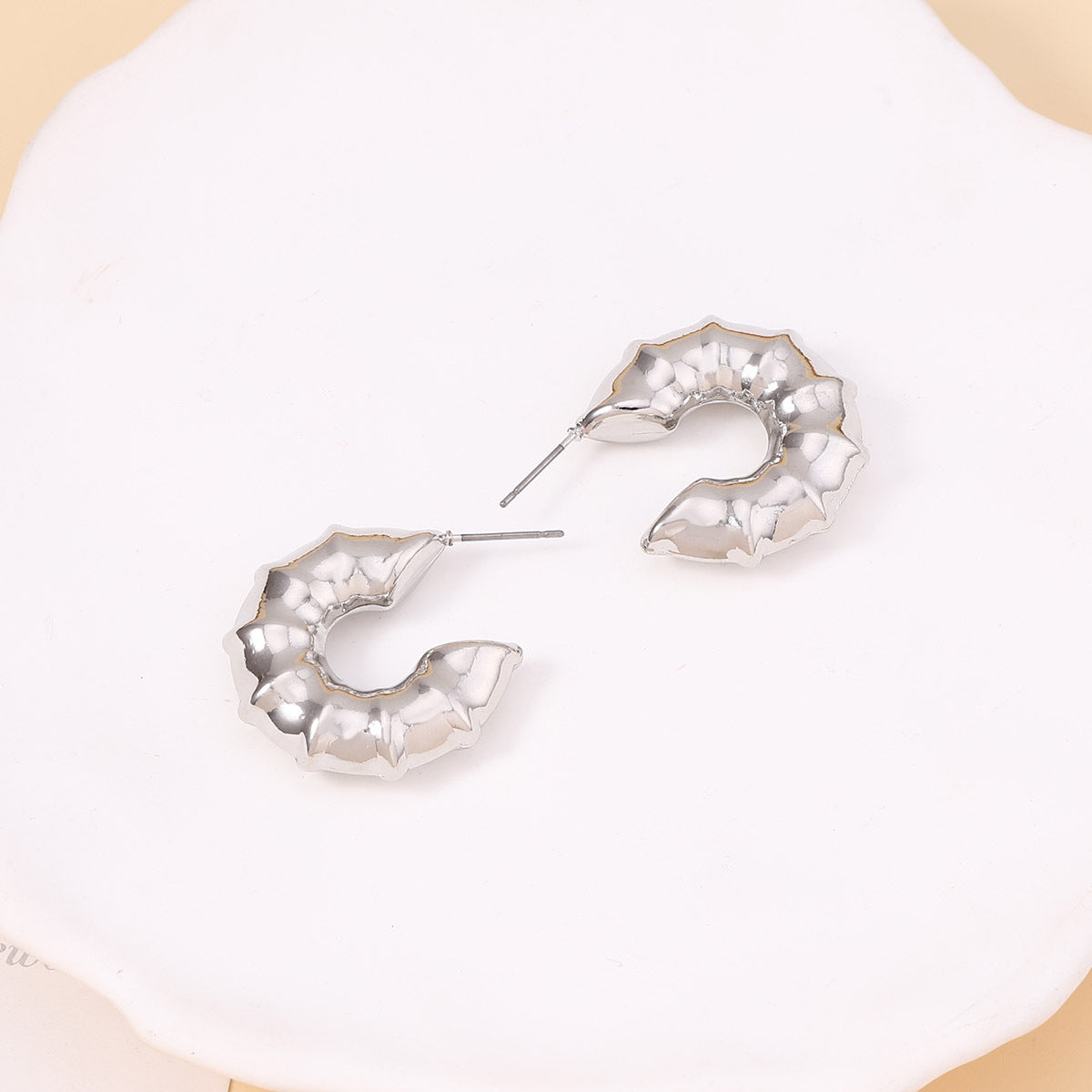 Charming Earring for Any Occasion