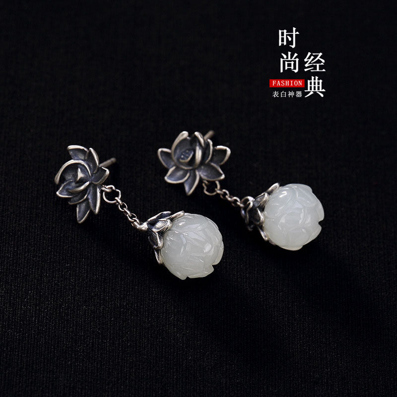 Charming Silver Earring for Any Occasion
