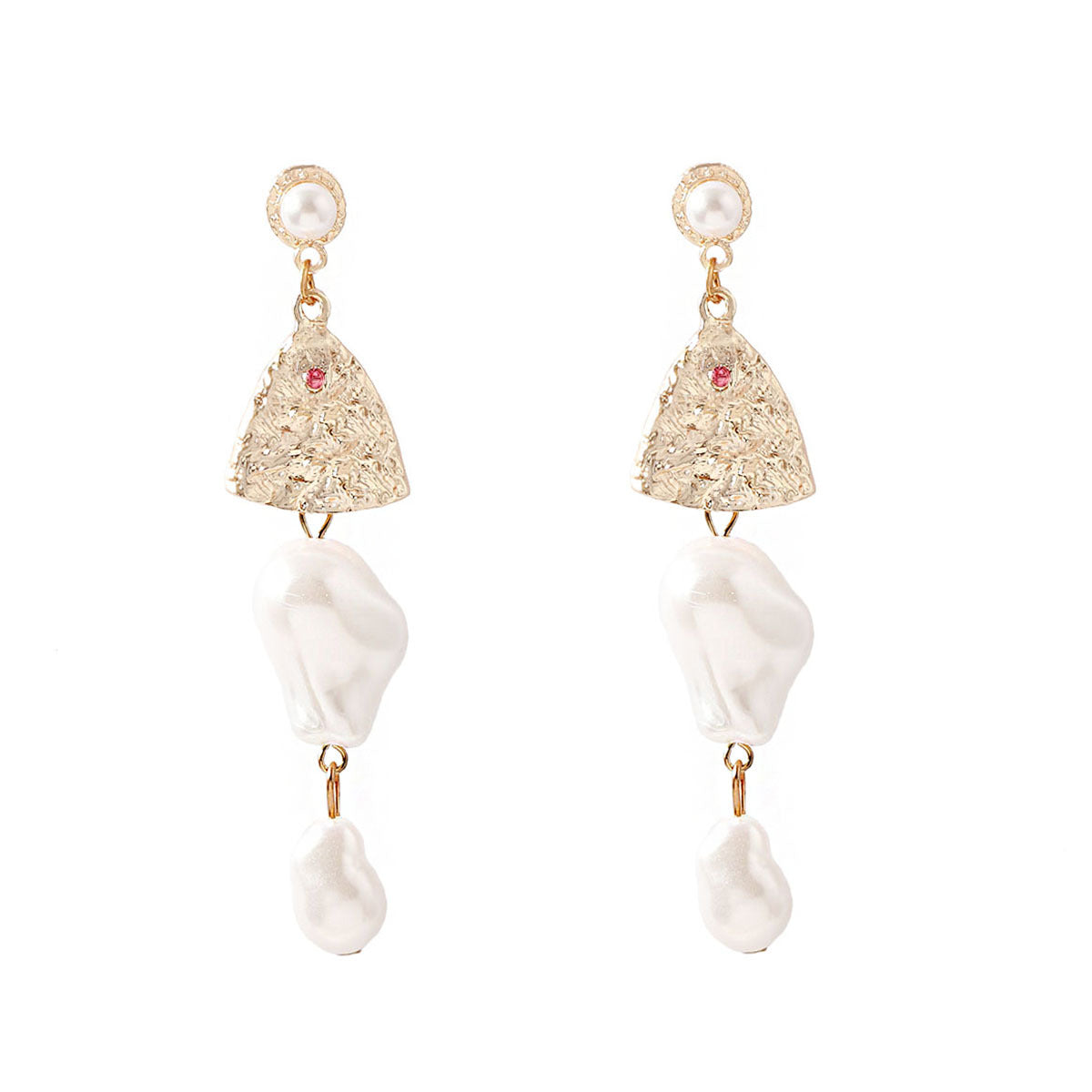 Charming Gold Earring for Any Occasion