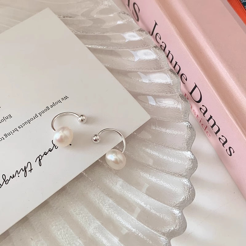 Romantic Pearl Earring for Special Moments