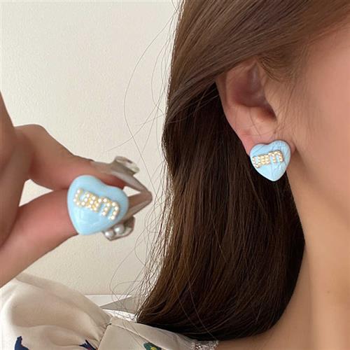 Stunning Pearl Earring for Daily Wear