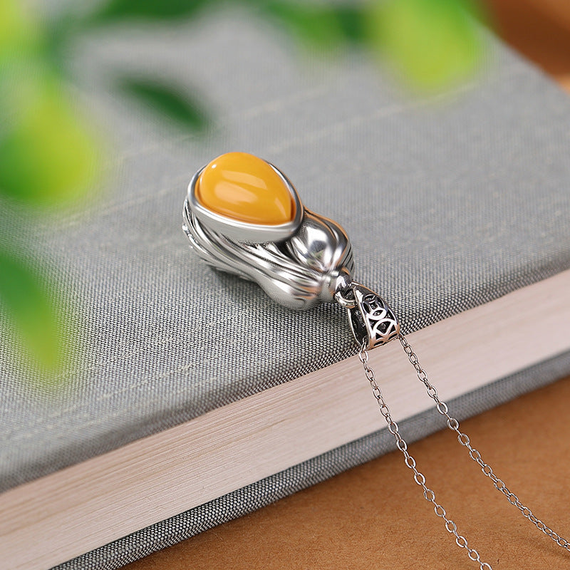 Romantic Silver Necklace for Special Moments