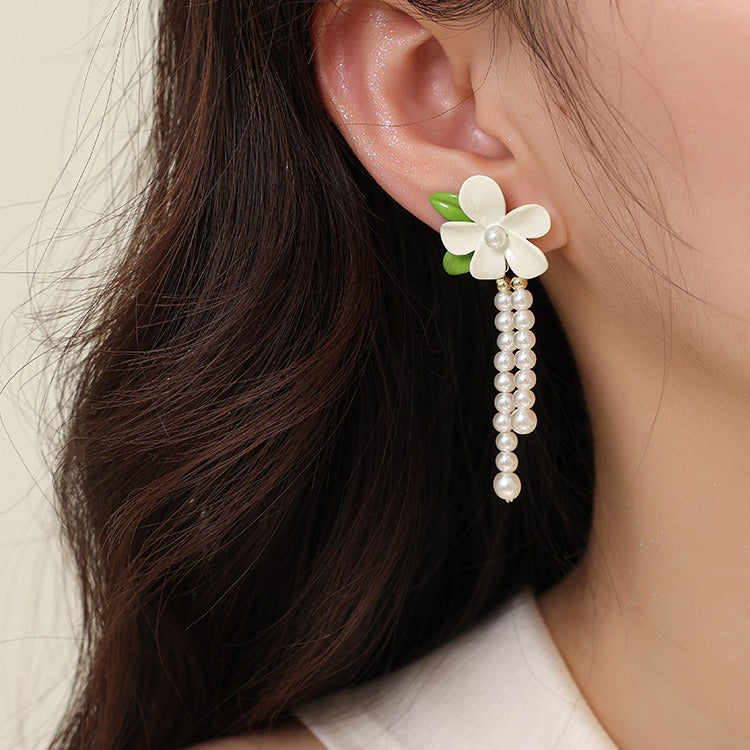 Stunning Pearl Earring for Daily Wear