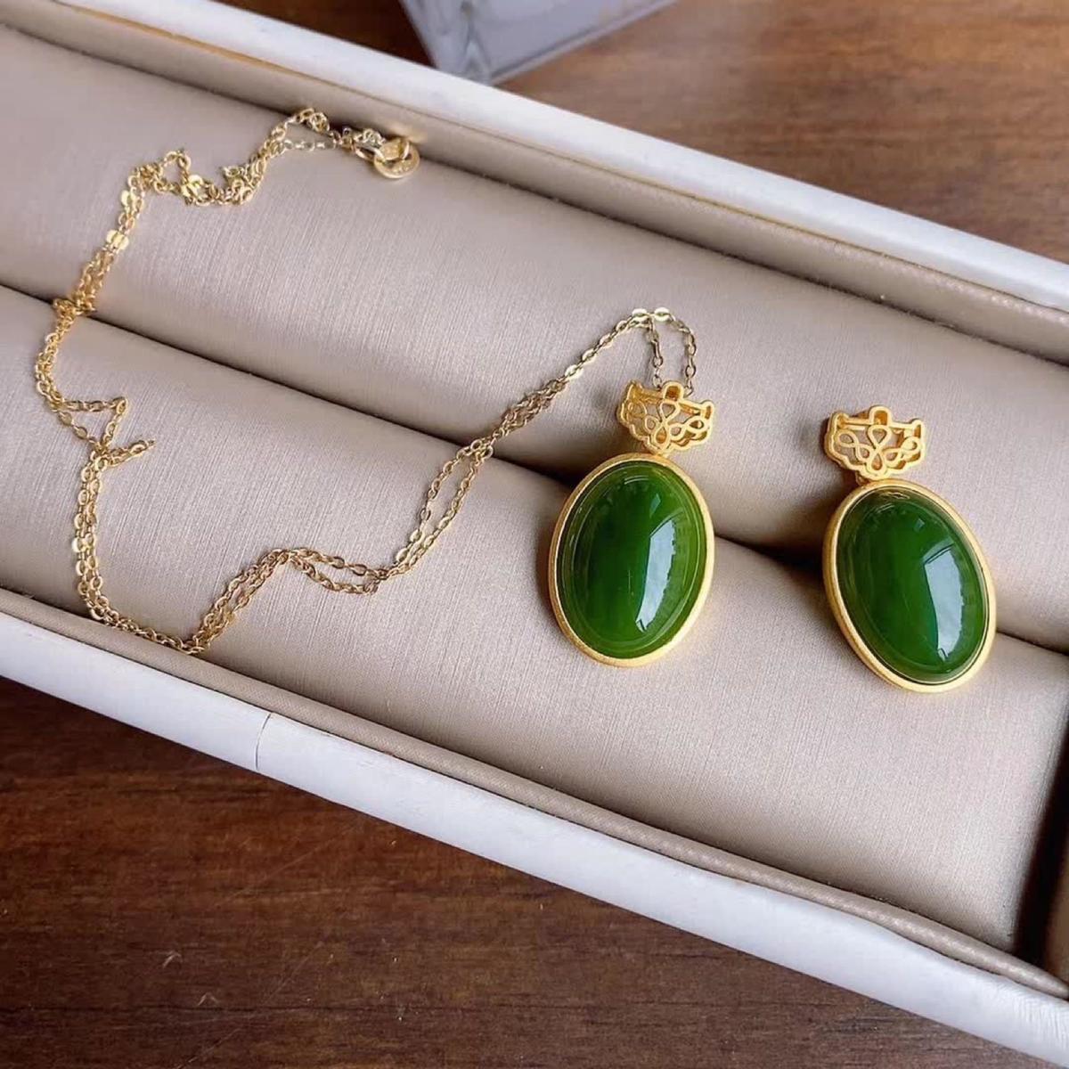 Elegant Piece for Every Occasion