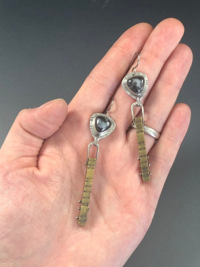 Charming Earring for Any Occasion