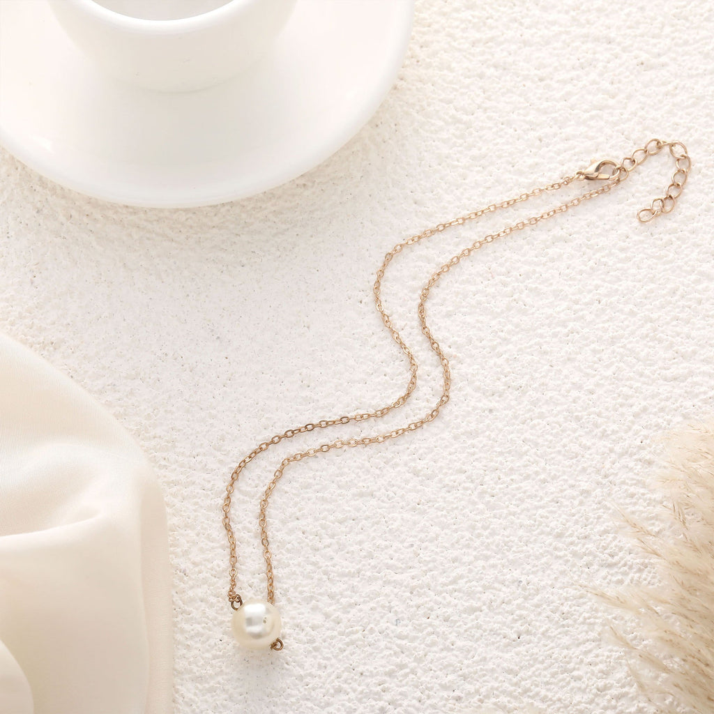 Classic Pearl Necklace with Timeless Appeal