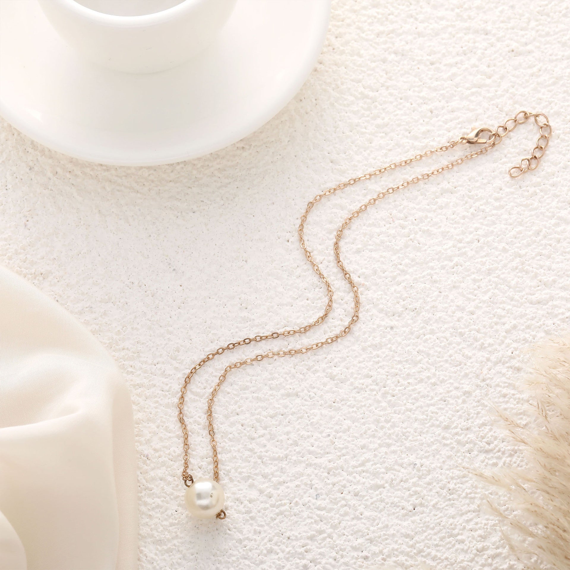 Classic Pearl Necklace with Timeless Appeal