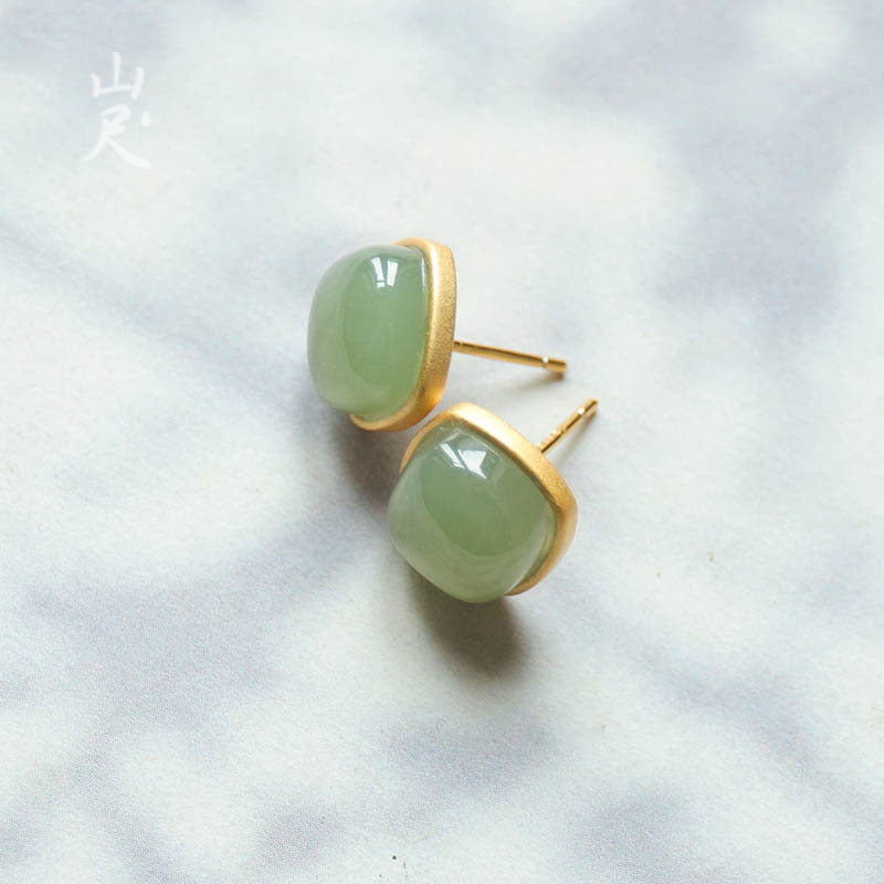 Elegant Gold Earring for Every Occasion