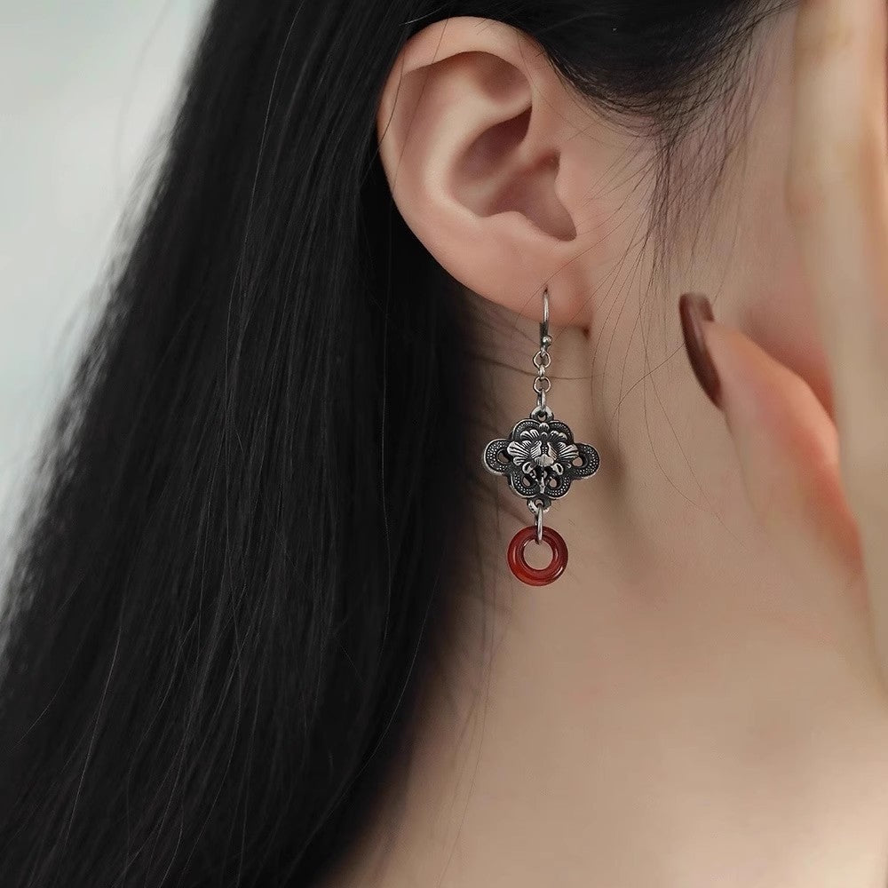 Romantic Silver Earring for Special Moments
