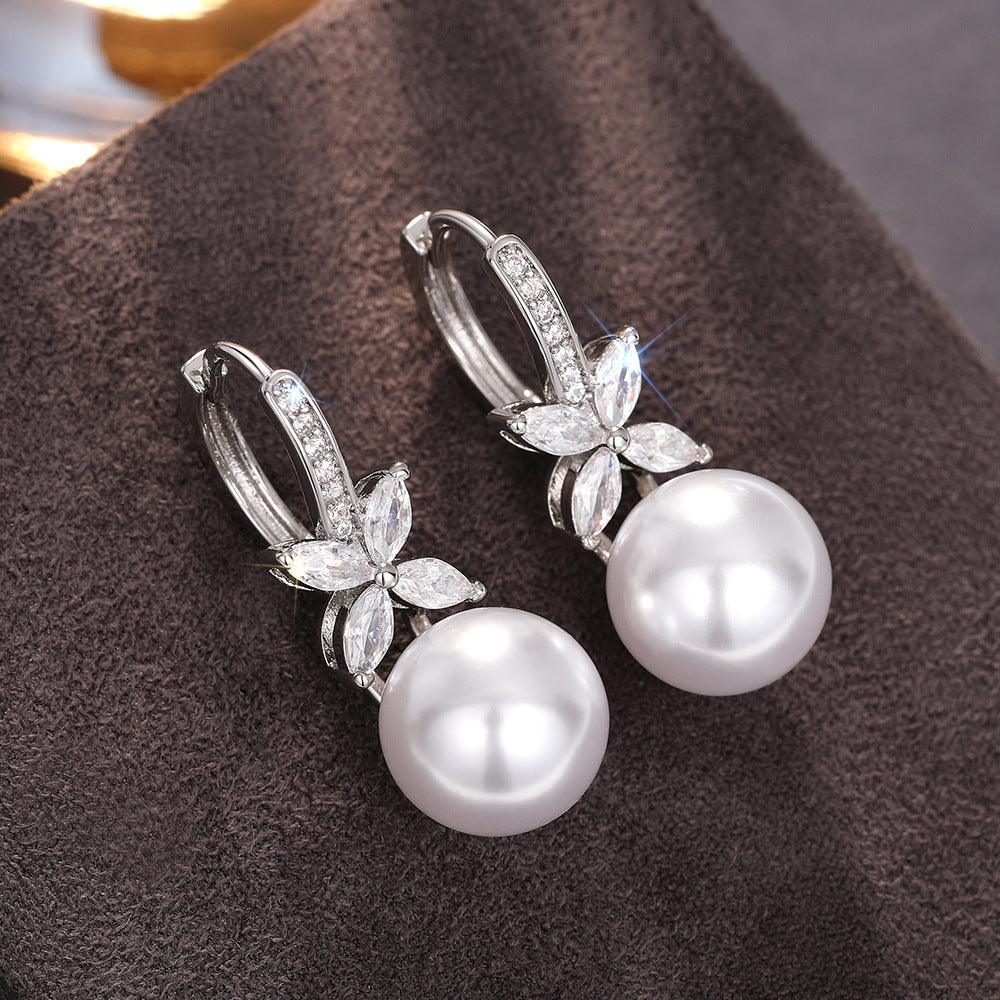 Classic Pearl Earring with Timeless Appeal