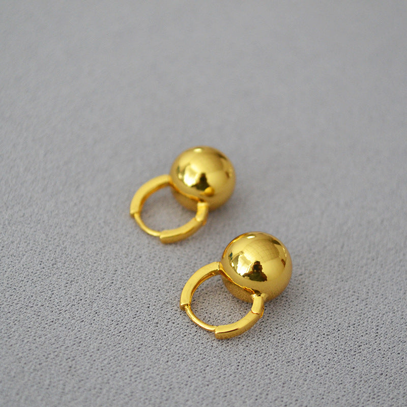 Elegant Gold Earring for Every Occasion