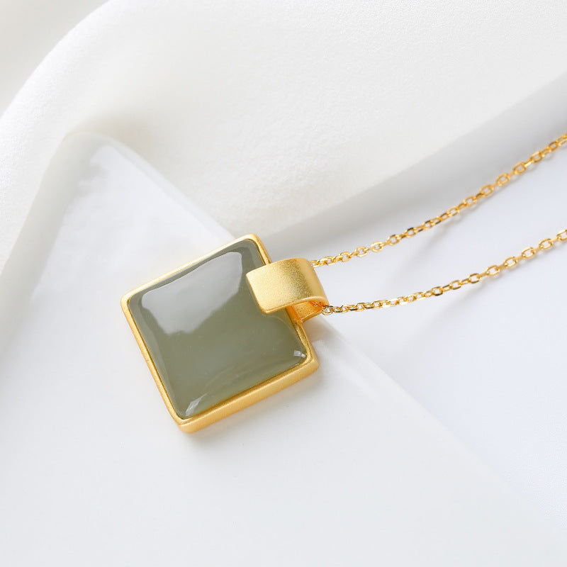Romantic Gold Necklace for Special Moments
