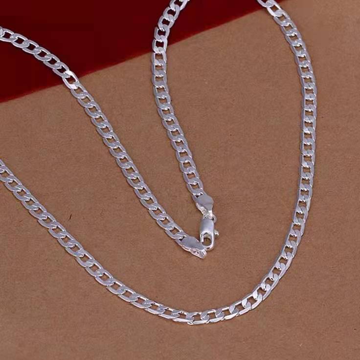 Charming Silver Necklace for Any Occasion