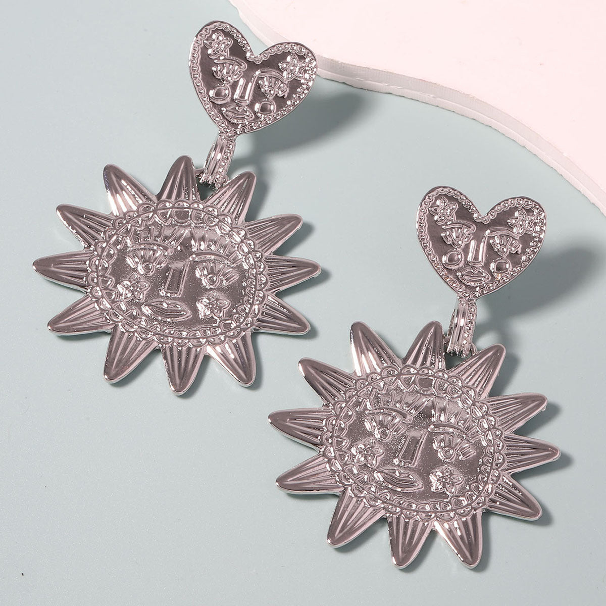 Classic Pendant with Timeless Appeal