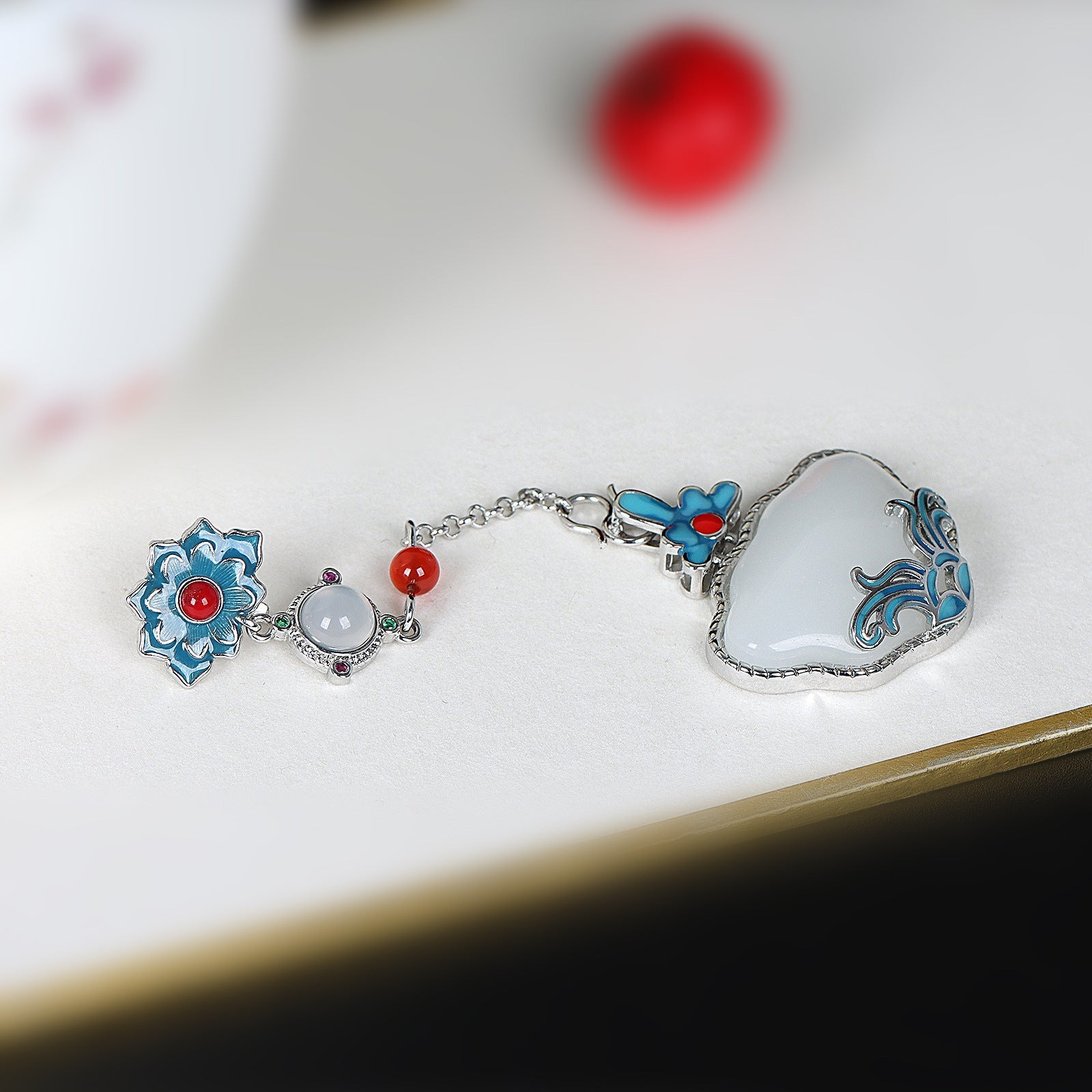 Romantic Silver Pendant for Special Moments