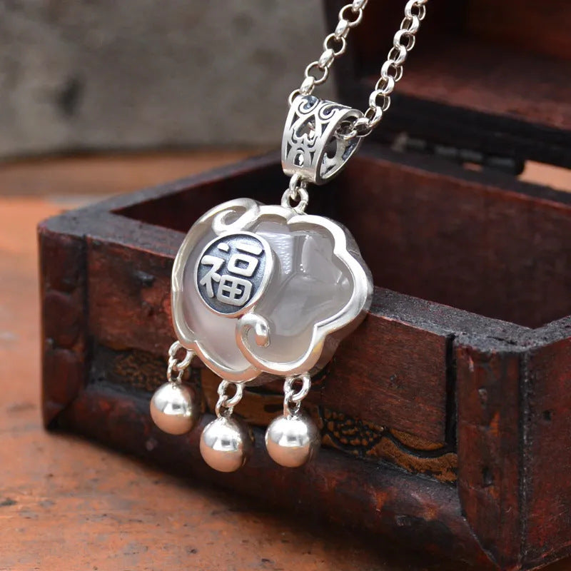 Beautiful Silver Necklace with Unique Style