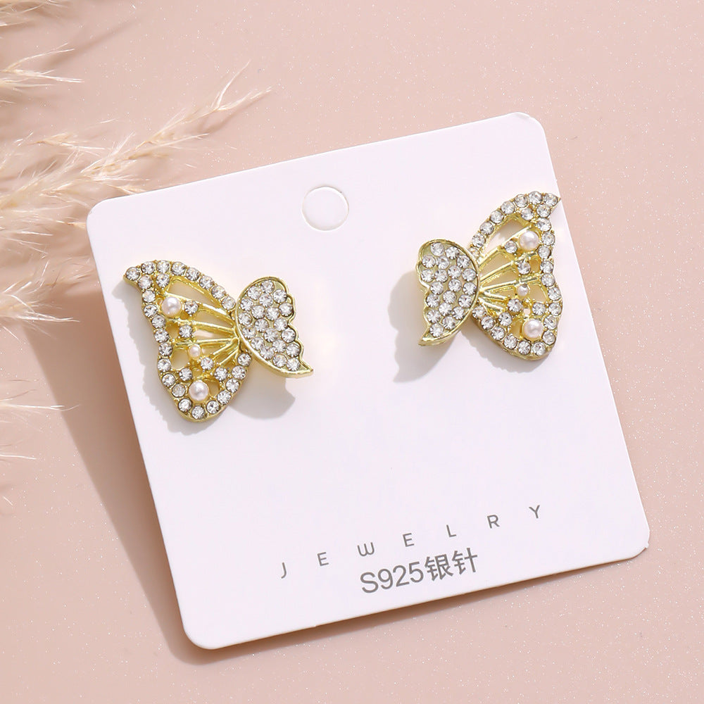 Beautiful Gold Earring with Unique Style