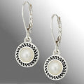 Romantic Pearl Earring for Special Moments