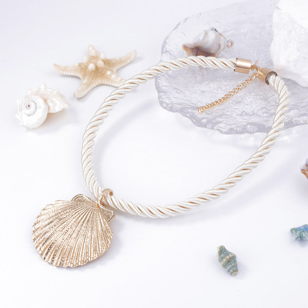 Stunning Necklace for Daily Wear
