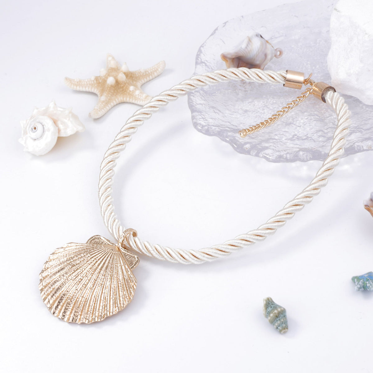 Stunning Necklace for Daily Wear