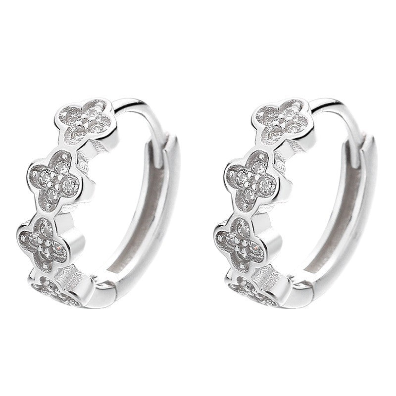 Charming Earring for Any Occasion