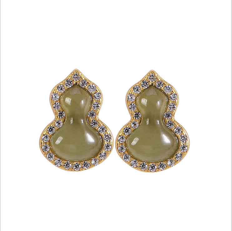Classic Gold Earring with Timeless Appeal
