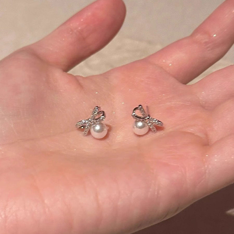 Romantic Pearl Earring for Special Moments